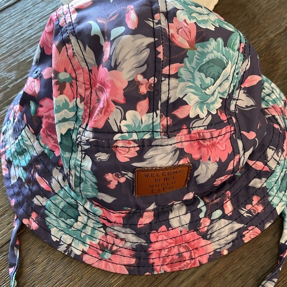 L&P Apparel Floral  Sidney Bucket Hat 4T 5T - Picture 3 of 5